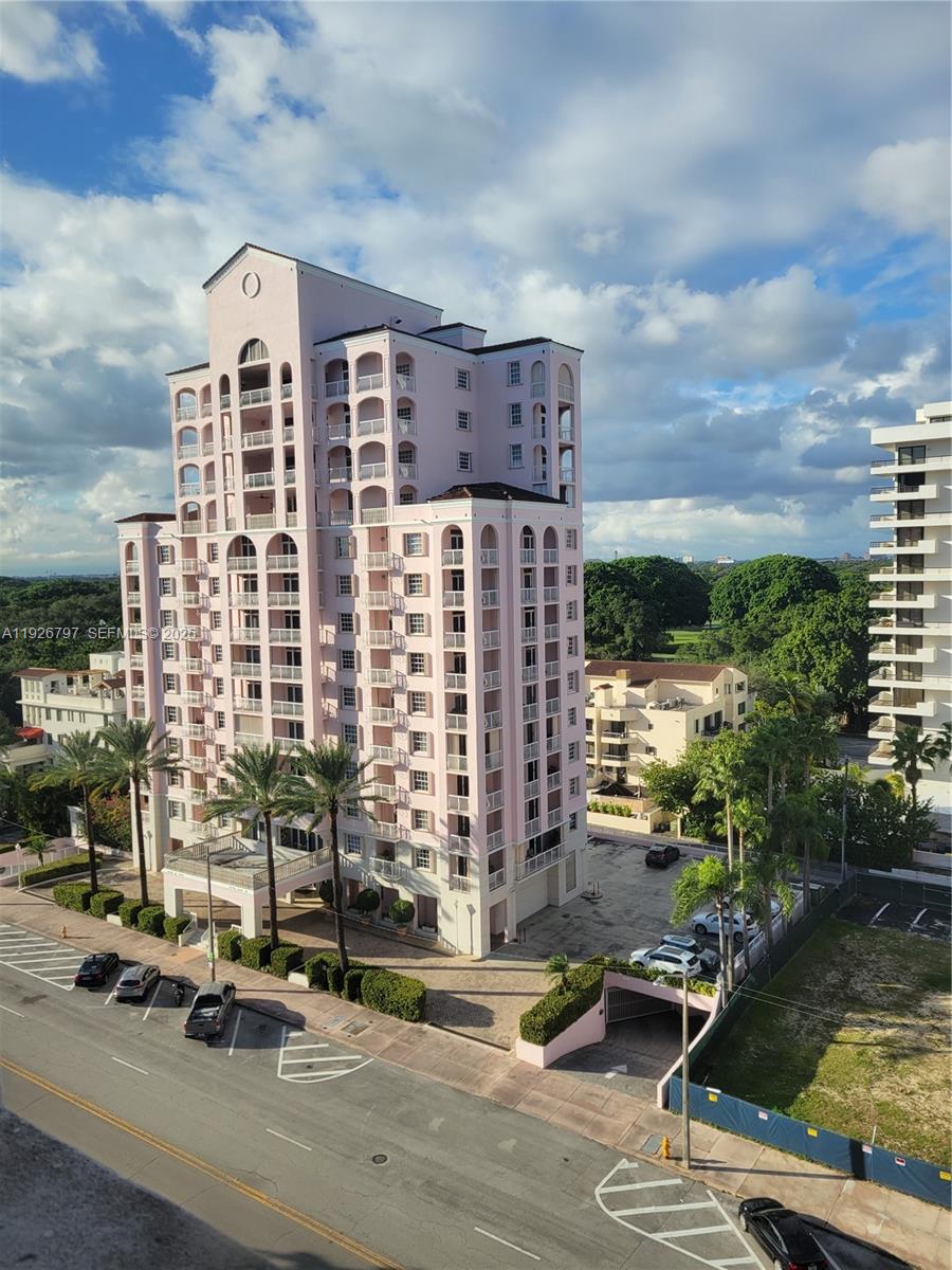 700 Biltmore Way #915 Coral Gables, FL 33134