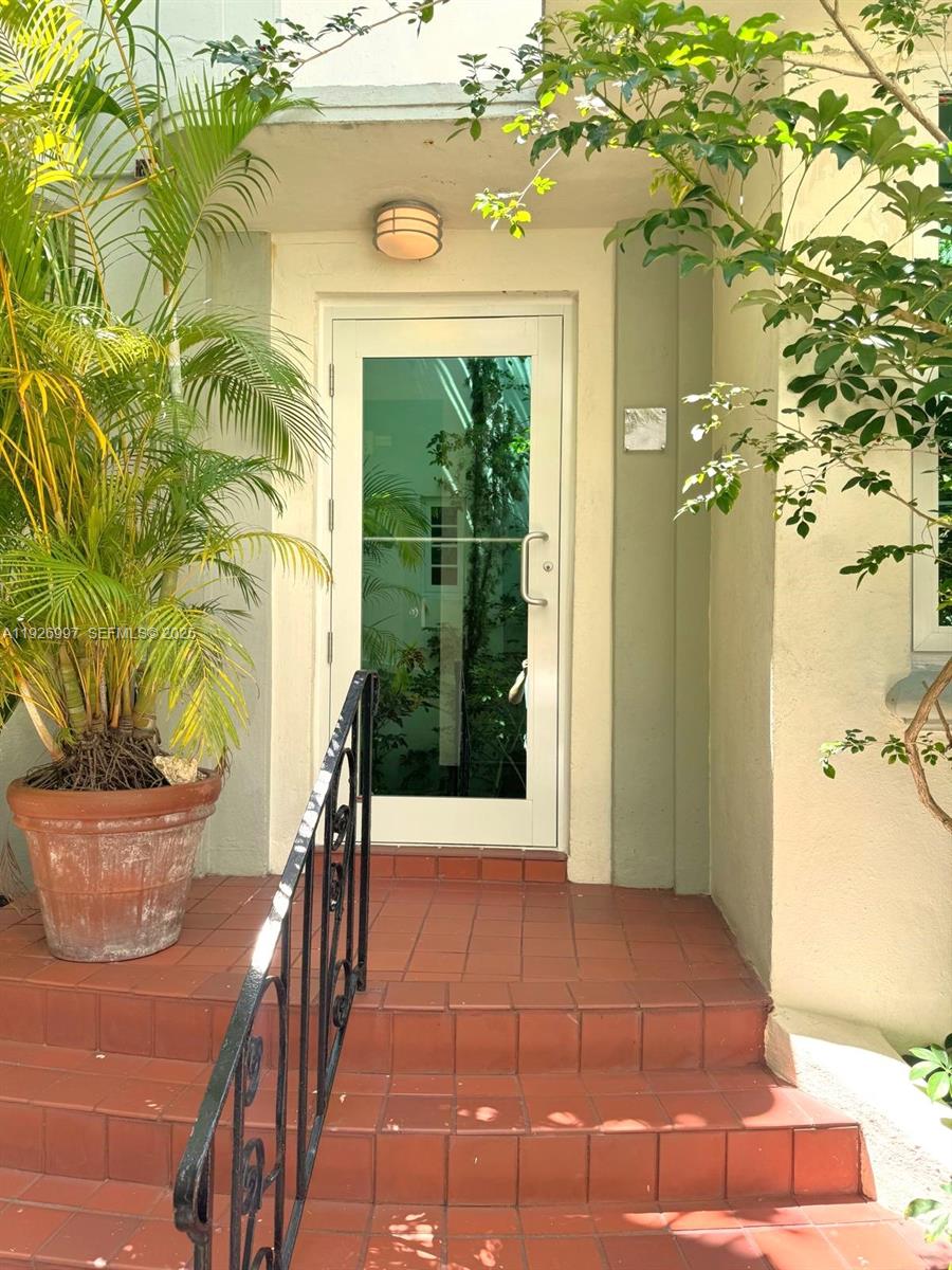 349 Meridian Ave #B202 Miami Beach, FL 33139