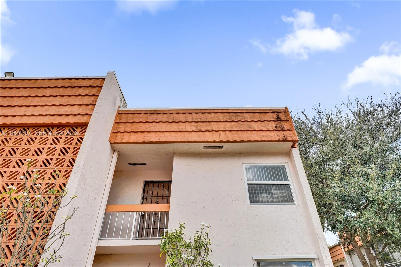 7610 Stirling Rd #207C Davie, FL 33024