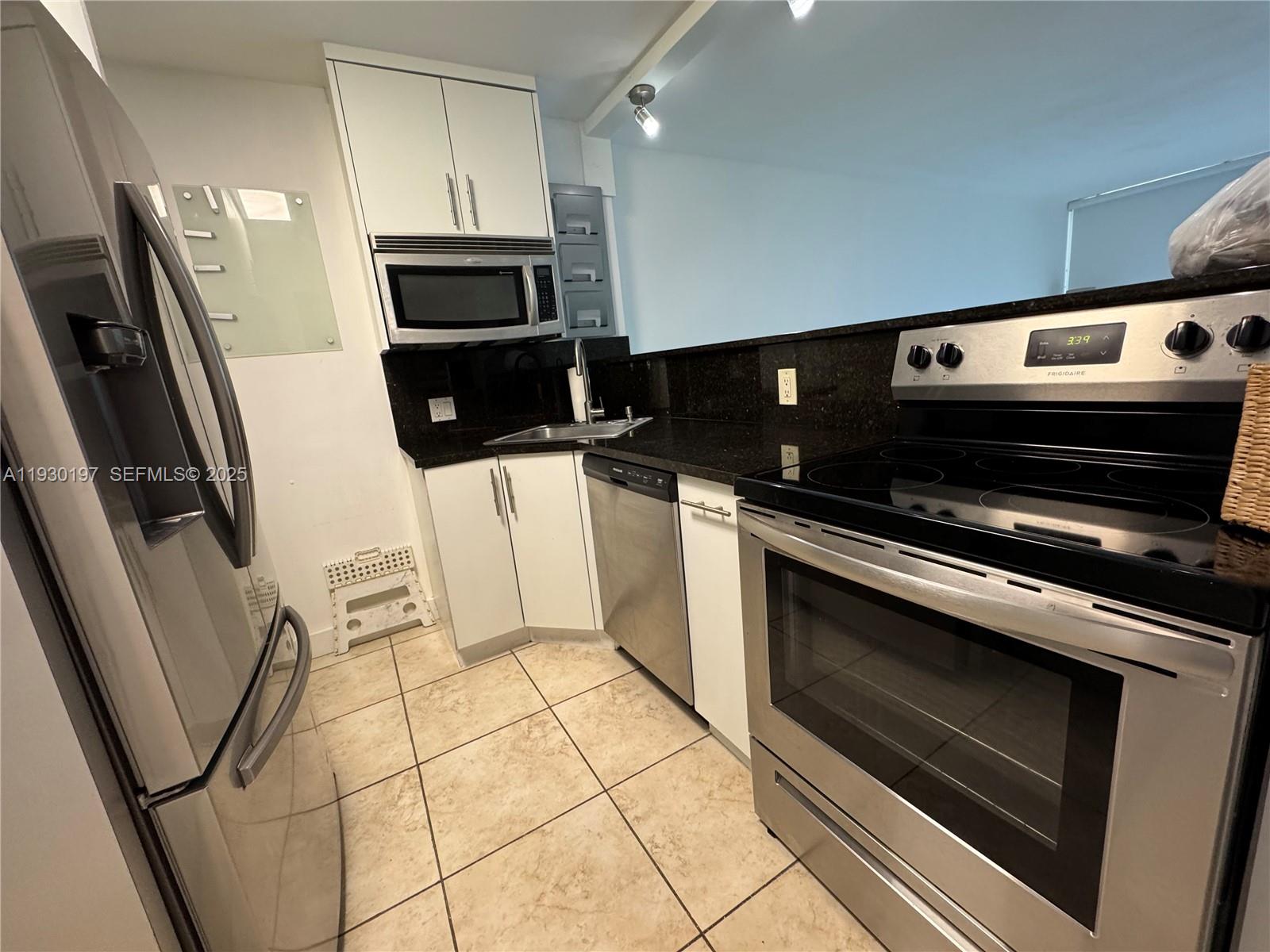 image Arlen House East9