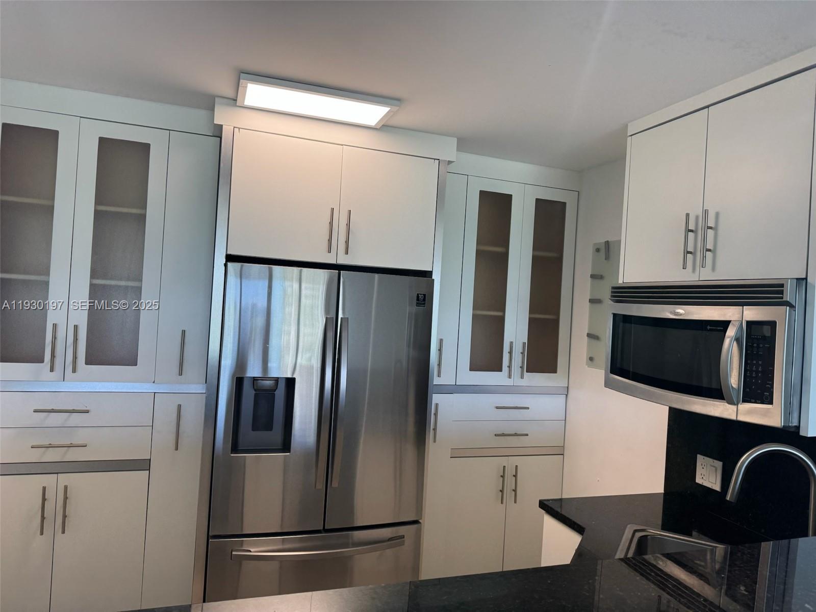 image Arlen House East11