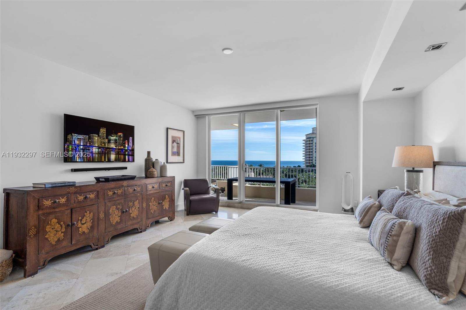 781 Crandon Blvd #801 Key Biscayne, FL 33149