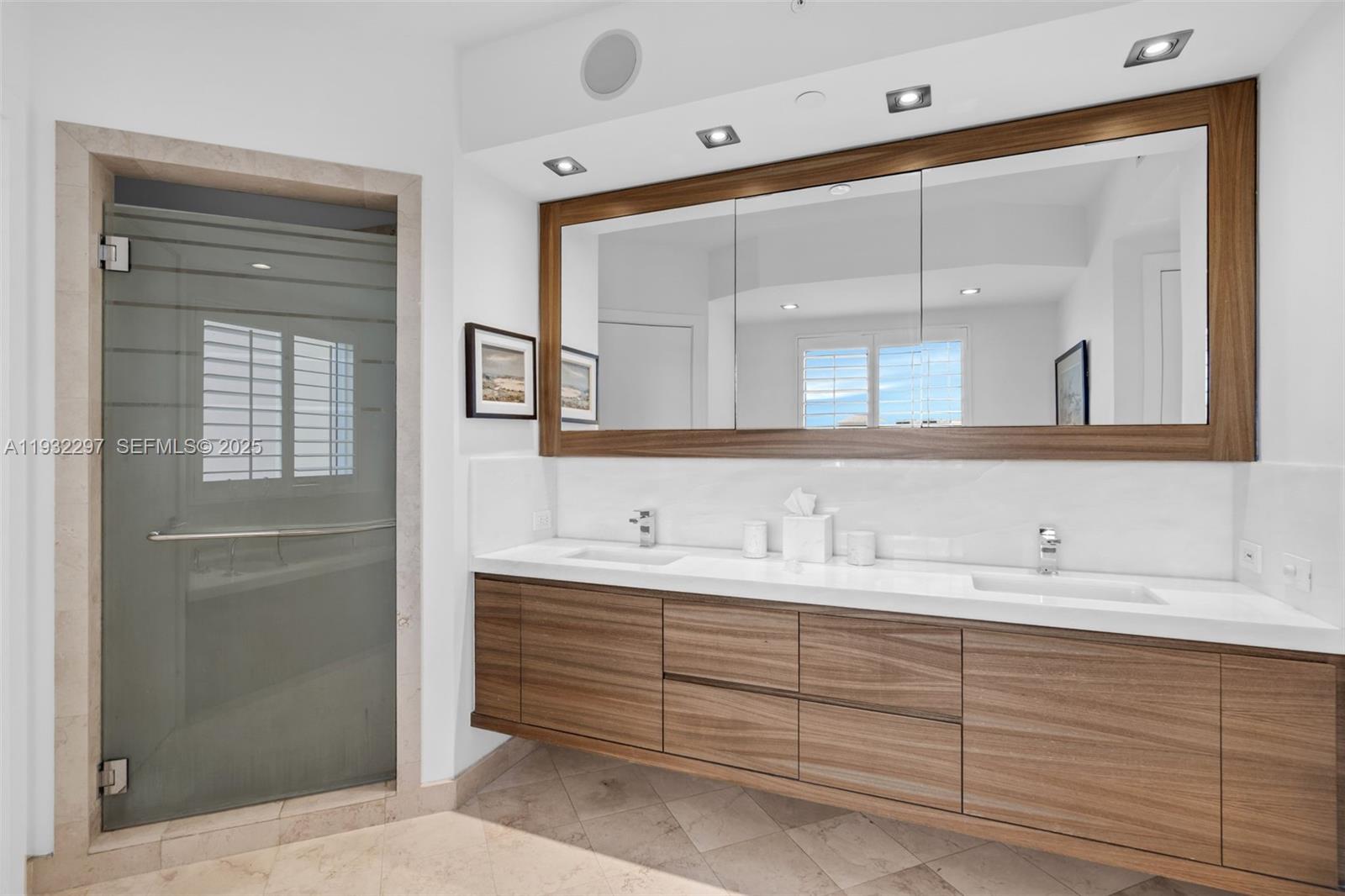 781 Crandon Blvd #801 Key Biscayne, FL 33149