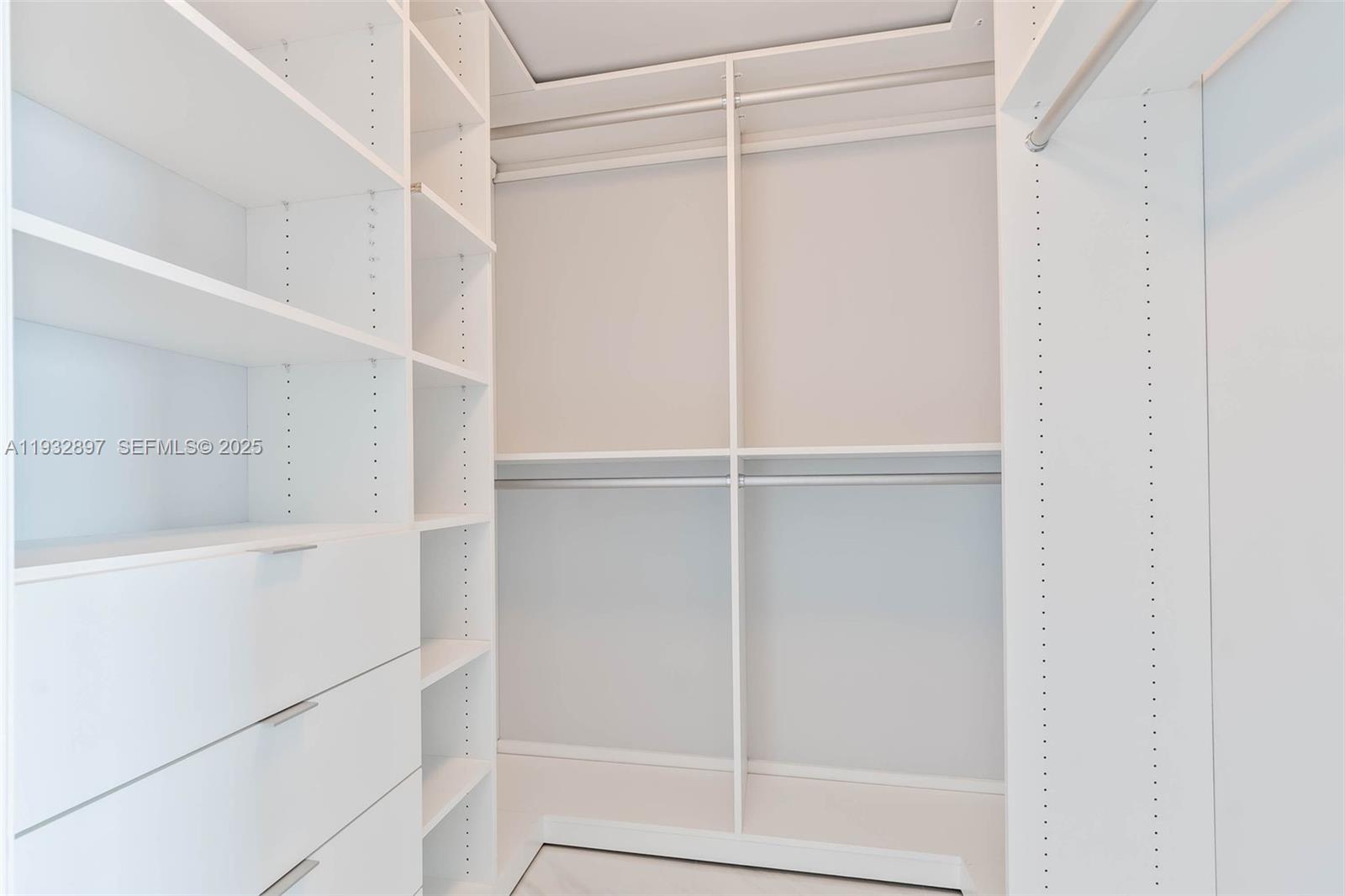 image Icon Brickell #19