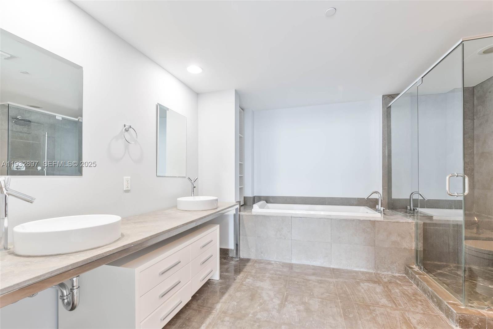 image Icon Brickell #17