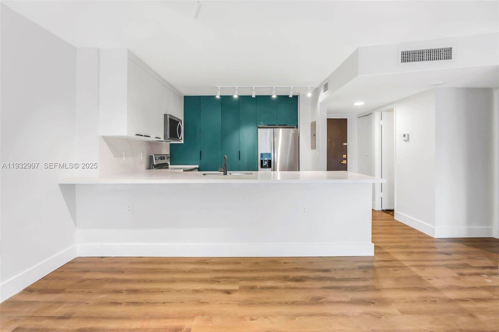 2801 NE 183rd St #315W