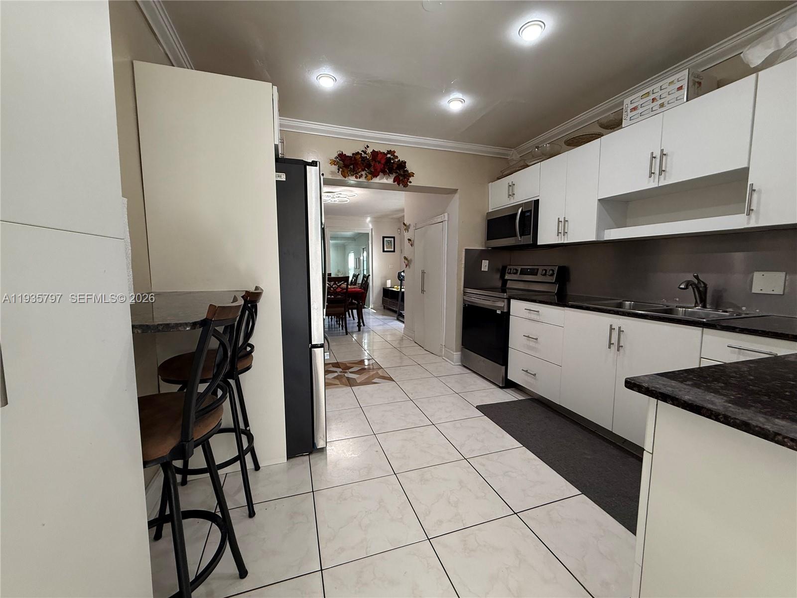 79 NW 143rd St Miami, FL 33168