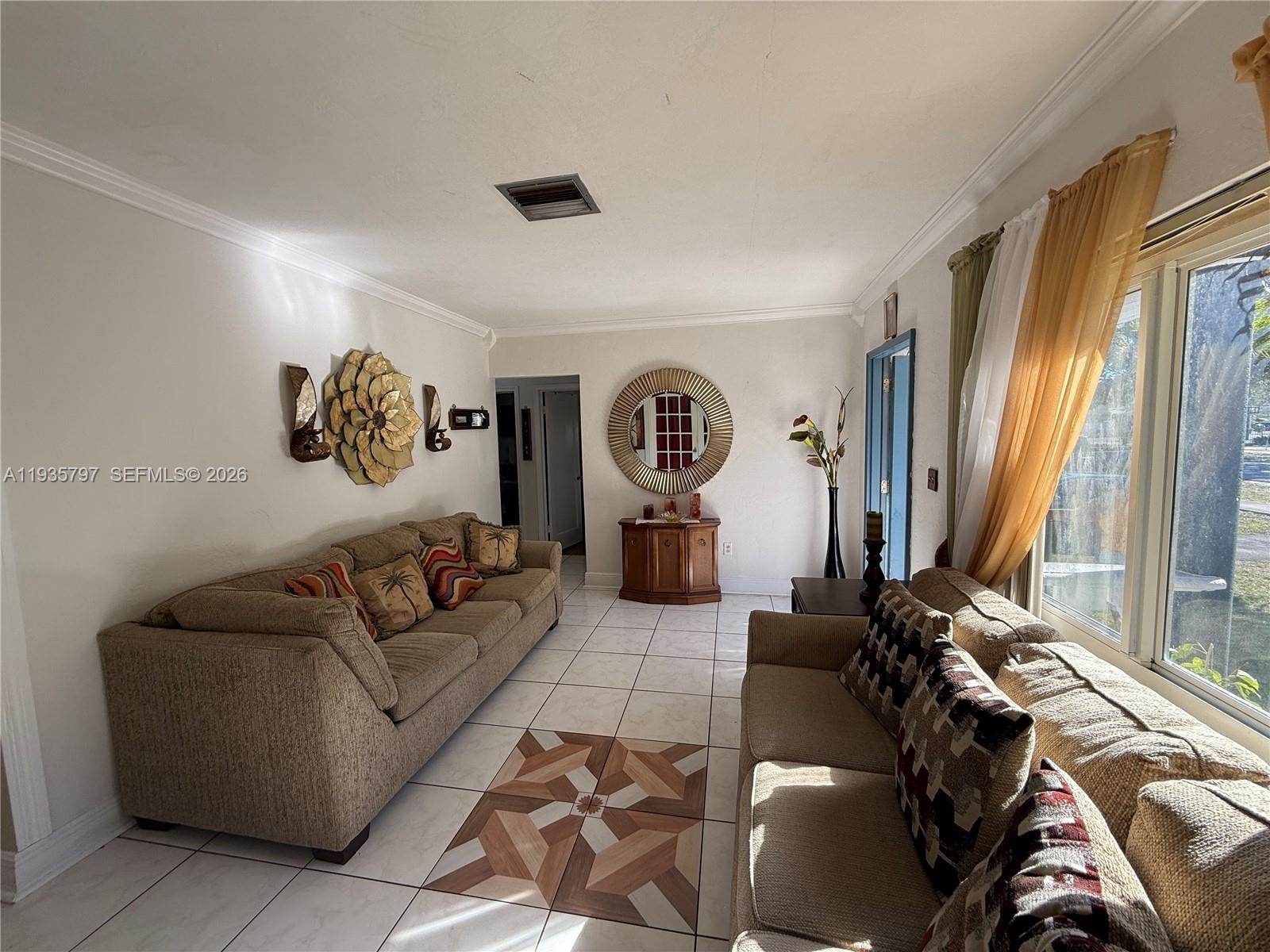 79 NW 143rd St Miami, FL 33168