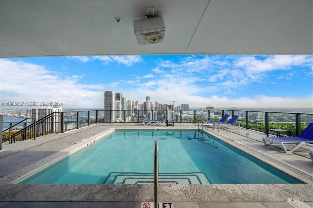 image Canvas Condo57