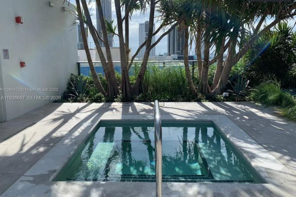 image Canvas Condo70