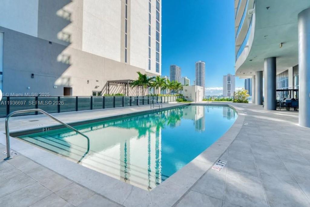 image Canvas Condo73