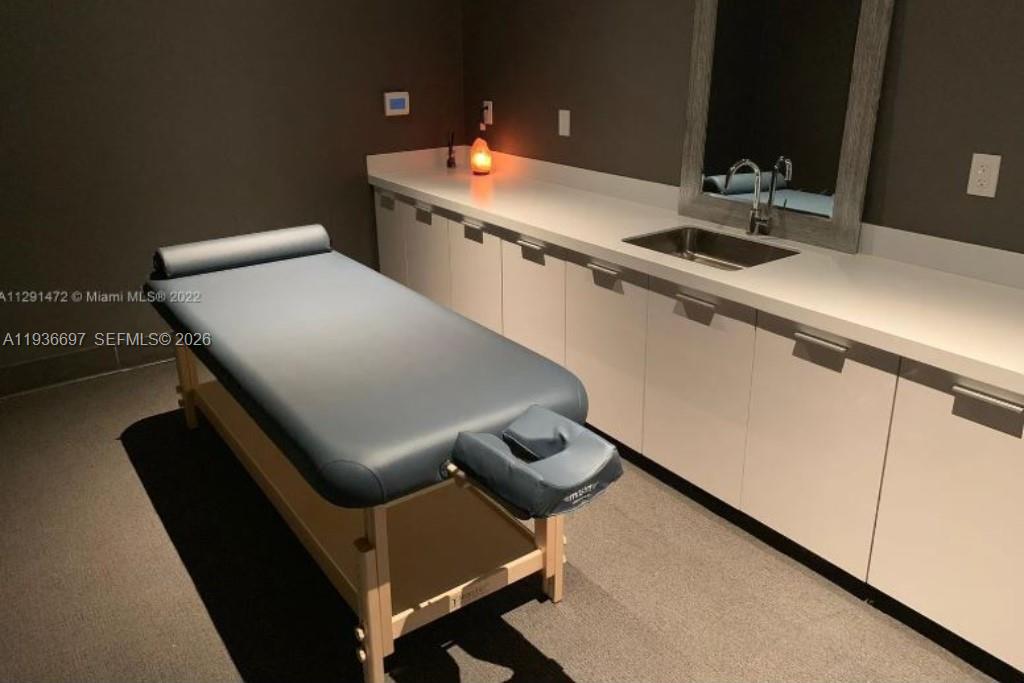 image Canvas Condo75