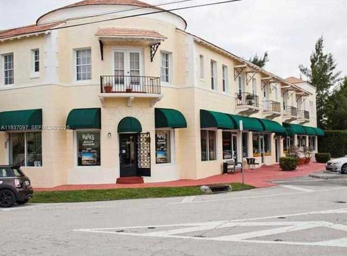 700 W 51st St #5 Miami Beach, FL 33140