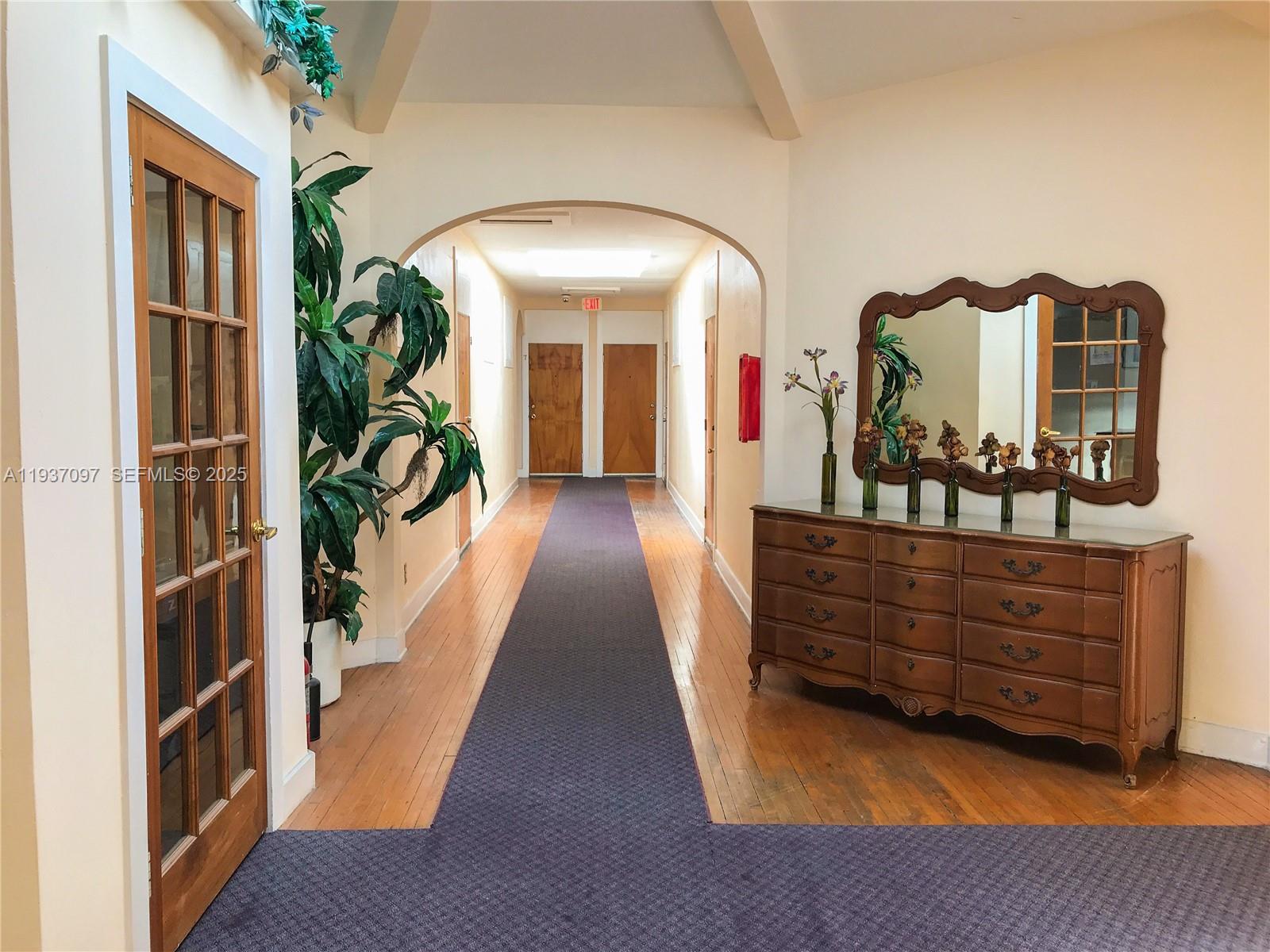 700 W 51st St #5 Miami Beach, FL 33140