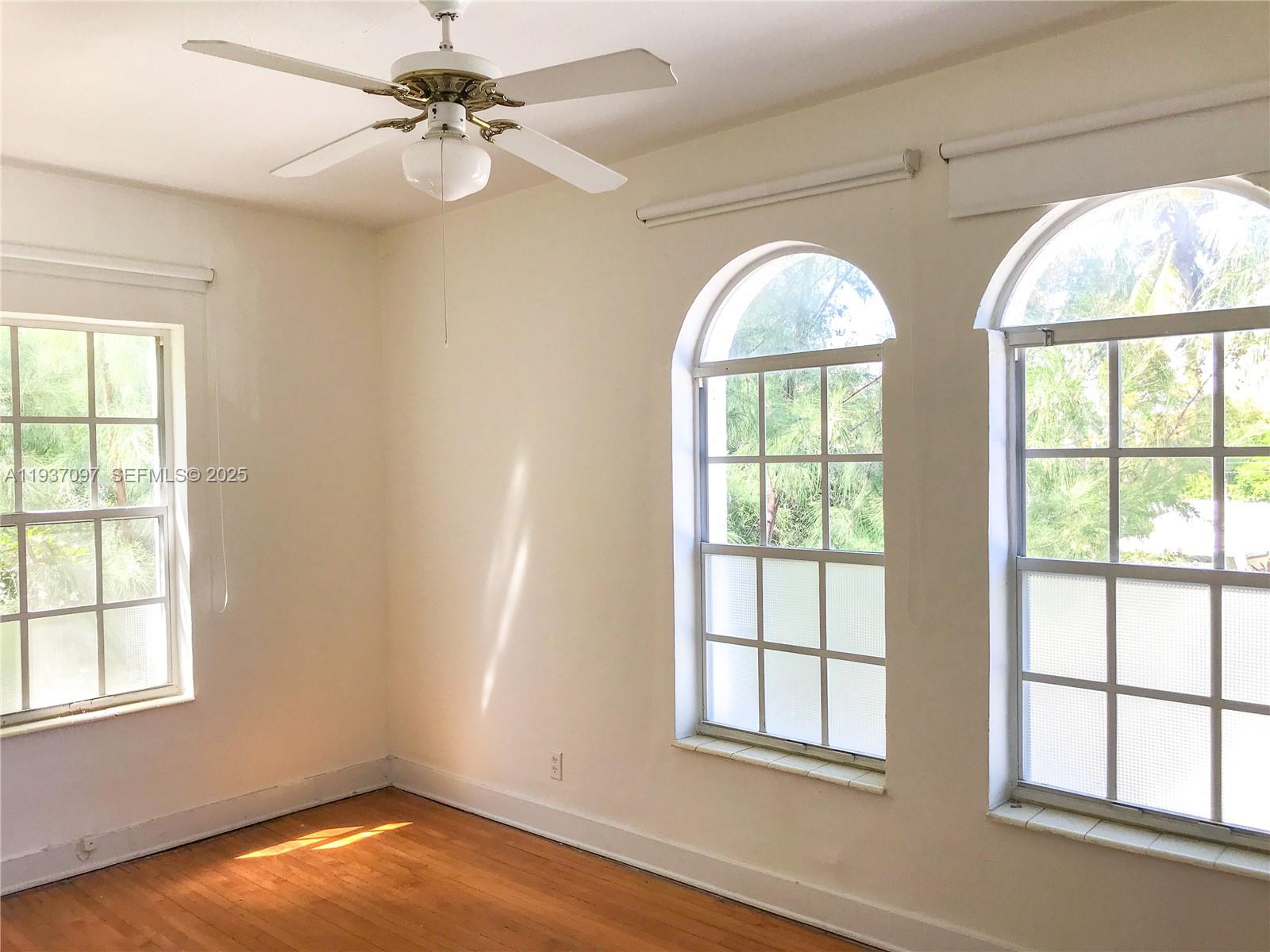 700 W 51st St #5 Miami Beach, FL 33140