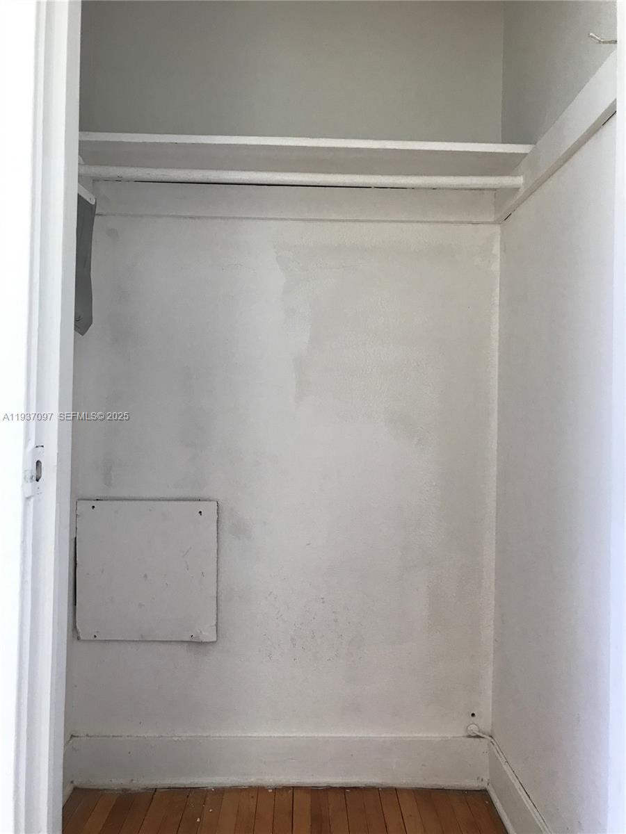 700 W 51st St #5 Miami Beach, FL 33140