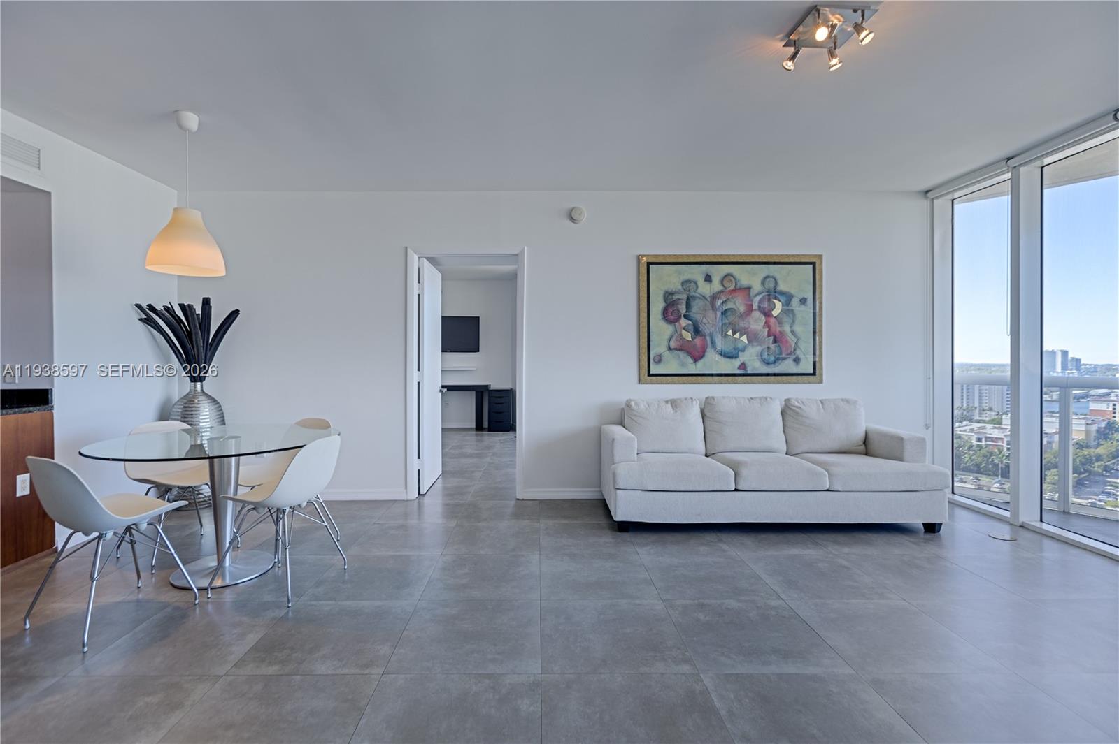 image Ocean Four Condo9