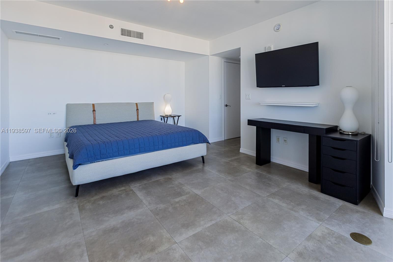 image Ocean Four Condo19