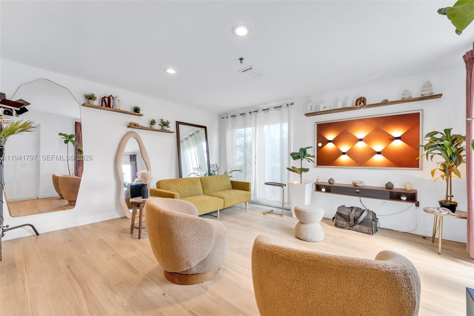 865 Collins Ave #307 Miami Beach, FL 33139