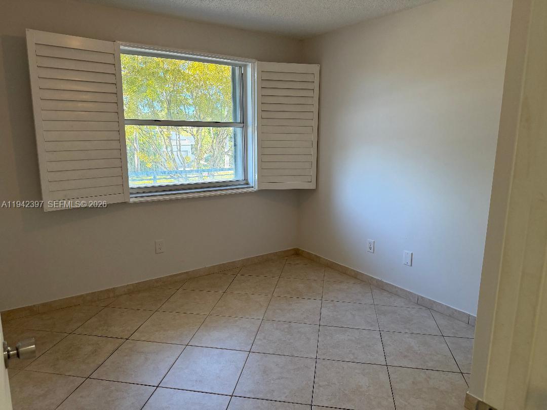 16531 NE 35th Ave #201 North Miami Beach, FL 33160