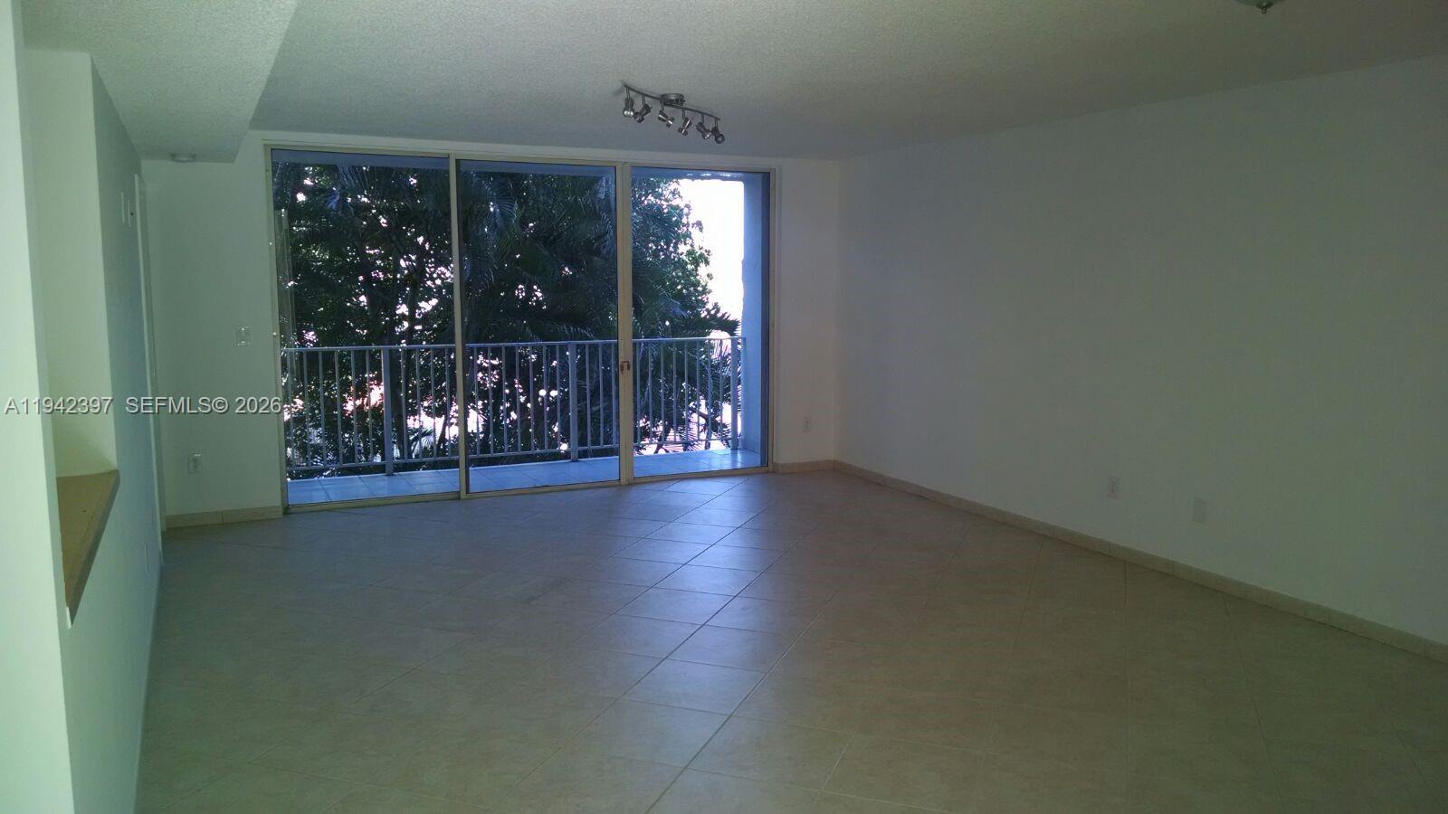 16531 NE 35th Ave #201 North Miami Beach, FL 33160