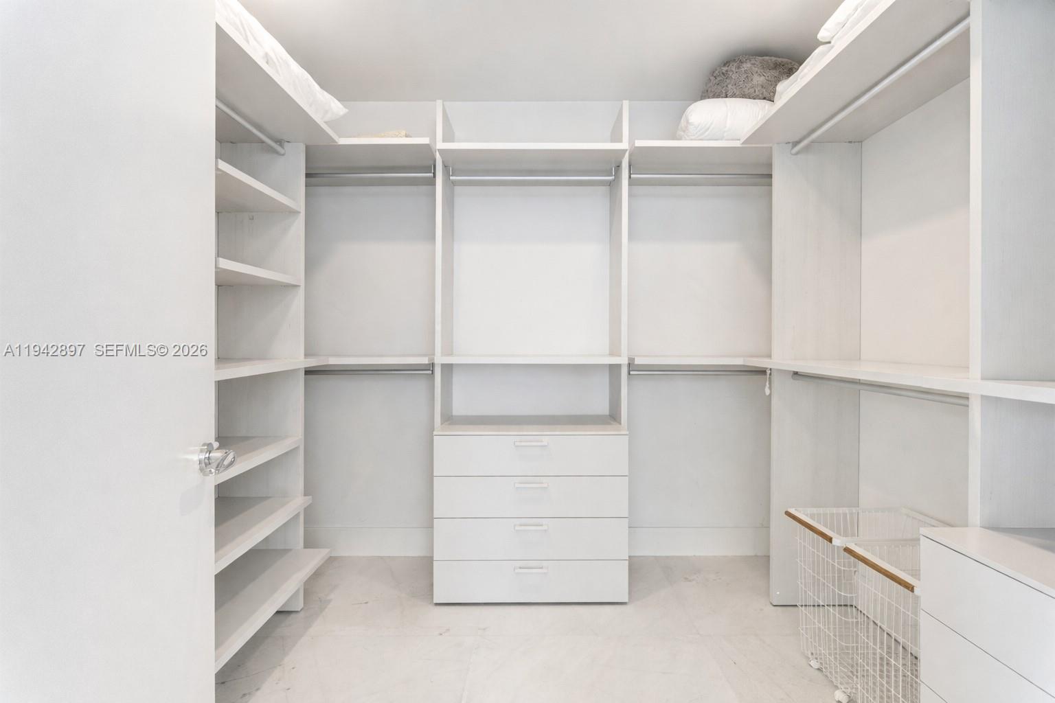 16901 Collins Ave #1605 Sunny Isles Beach, FL 33160