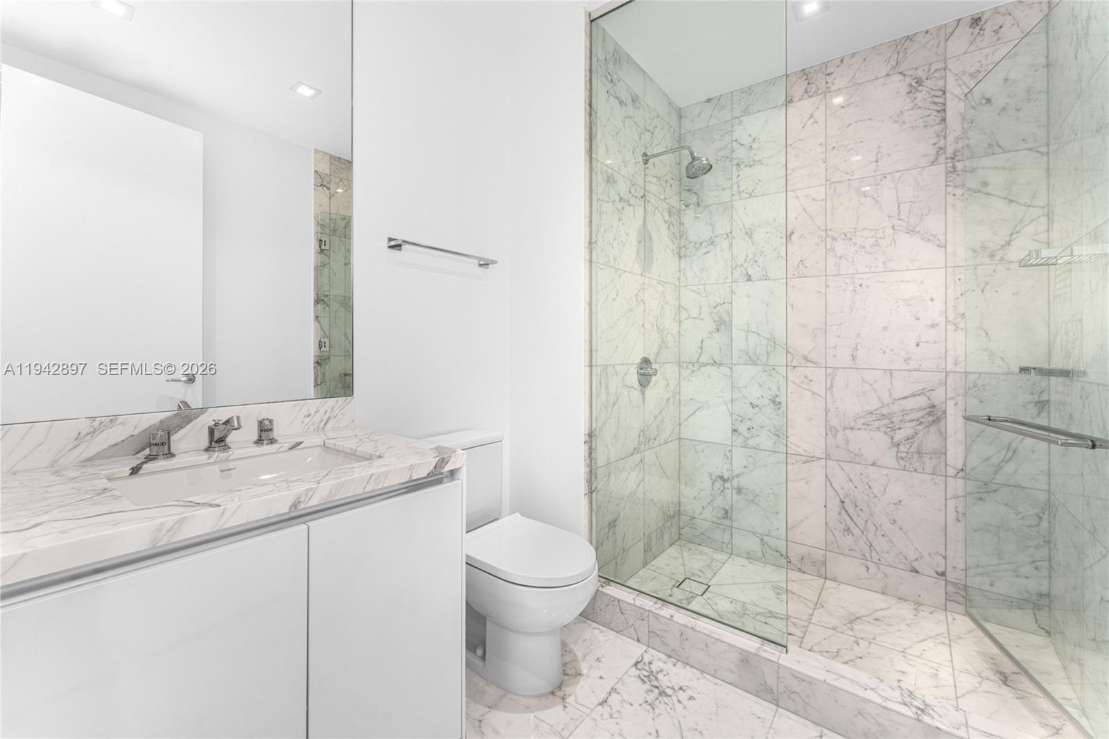 16901 Collins Ave #1605 Sunny Isles Beach, FL 33160