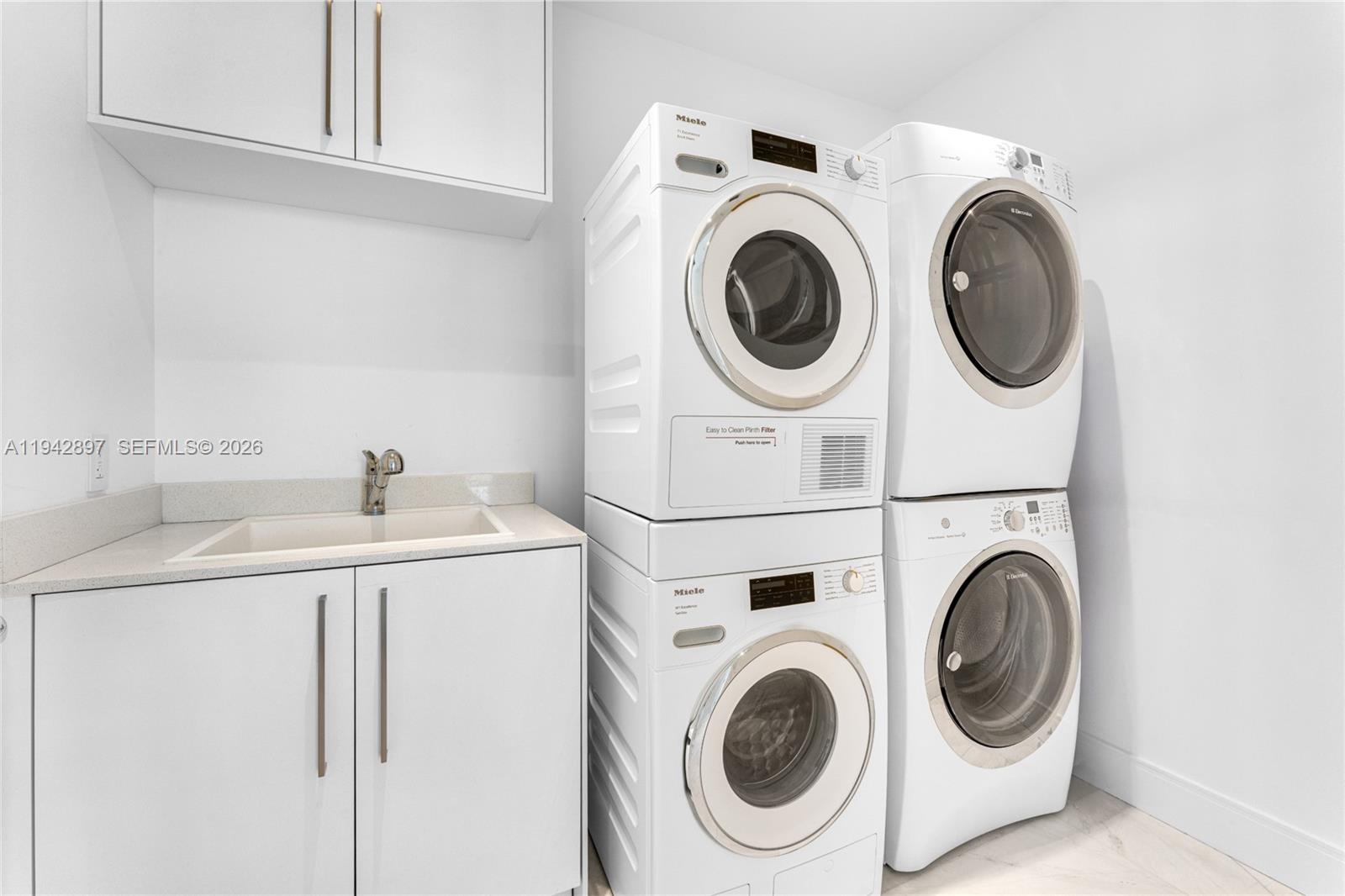 16901 Collins Ave #1605 Sunny Isles Beach, FL 33160