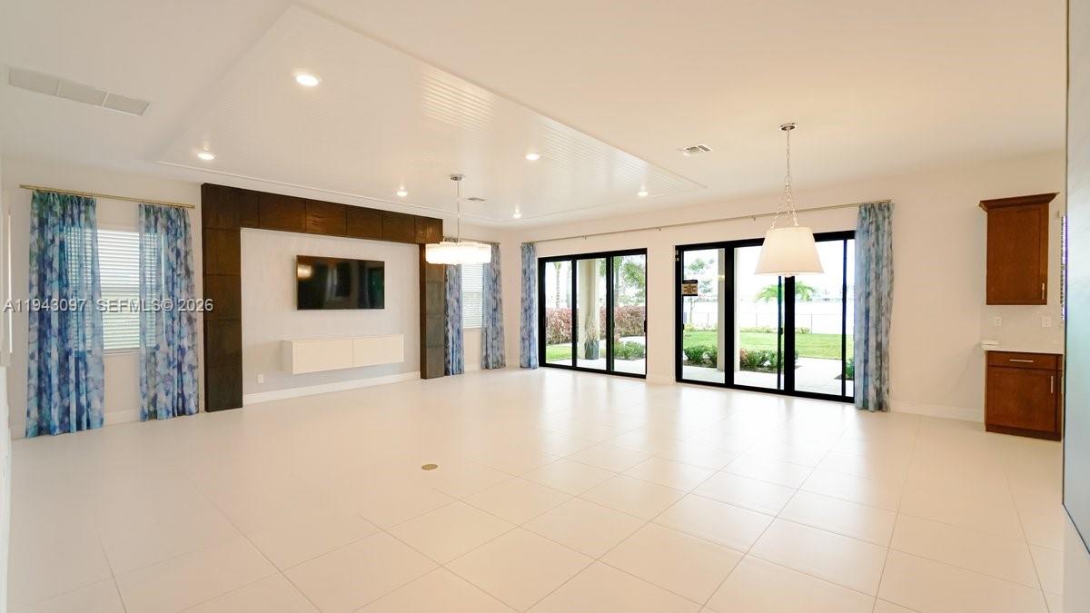 8725 Parkland Bay Dr Parkland, FL 33076