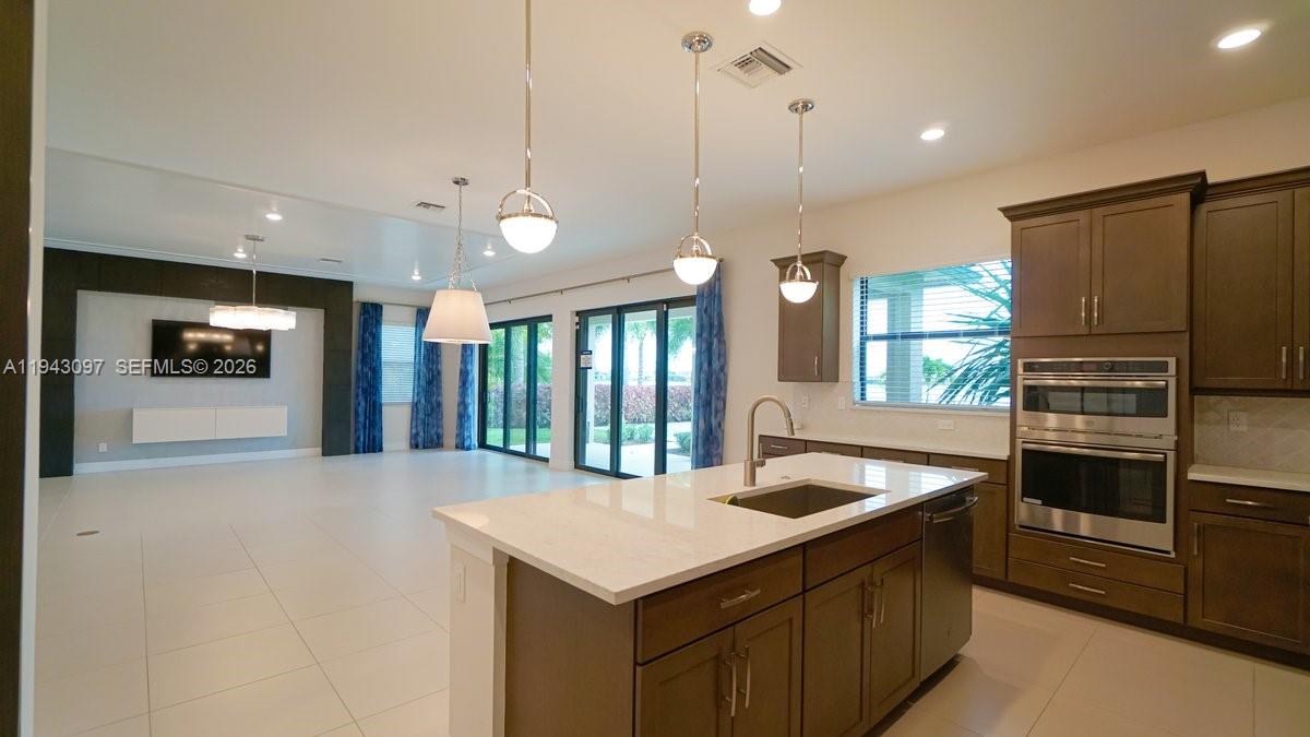 8725 Parkland Bay Dr Parkland, FL 33076