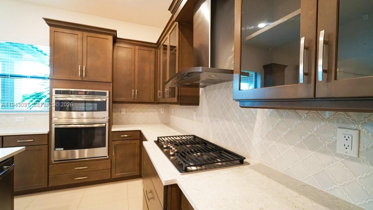 8725 Parkland Bay Dr Parkland, FL 33076