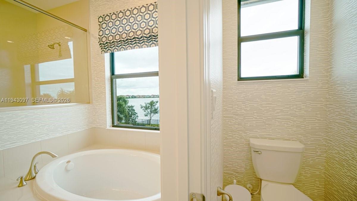 8725 Parkland Bay Dr Parkland, FL 33076