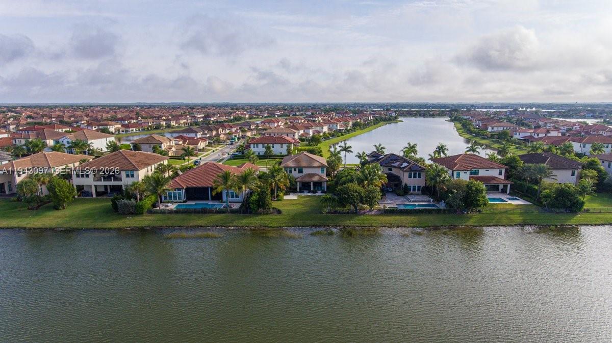 8725 Parkland Bay Dr Parkland, FL 33076