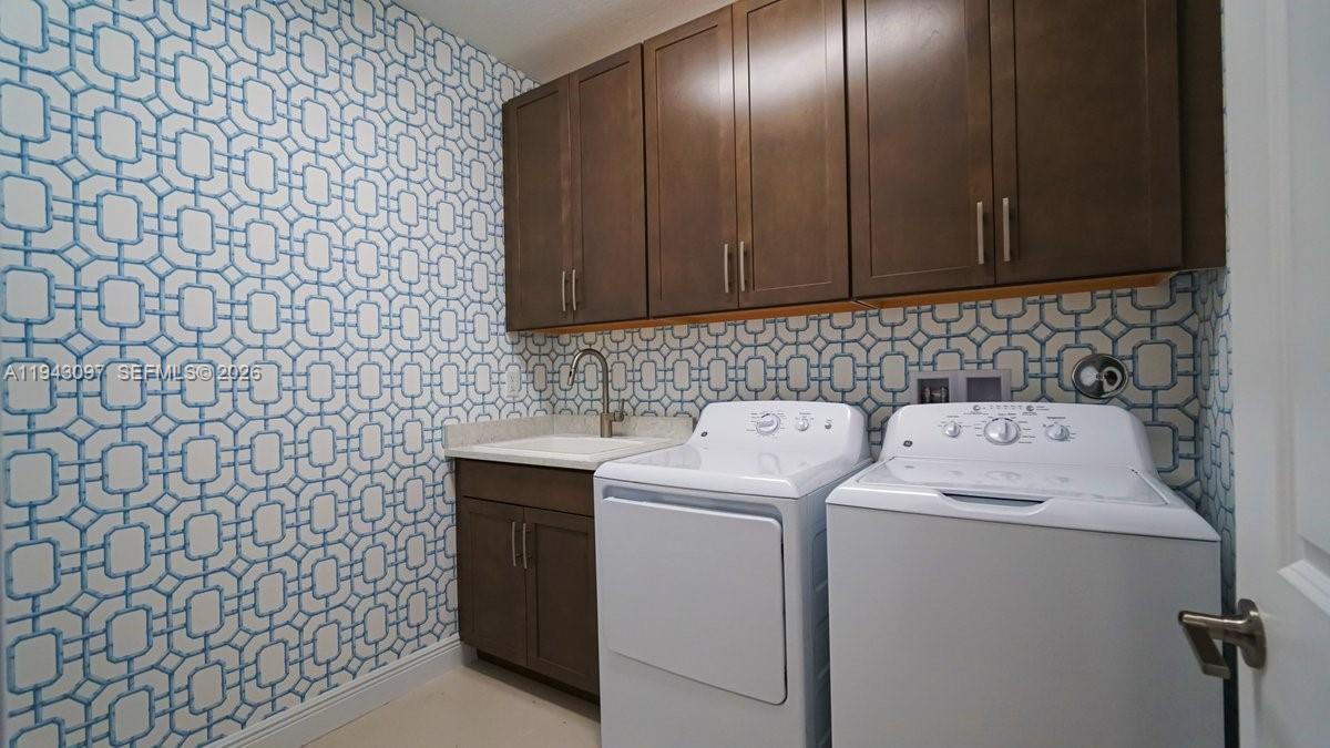 8725 Parkland Bay Dr Parkland, FL 33076