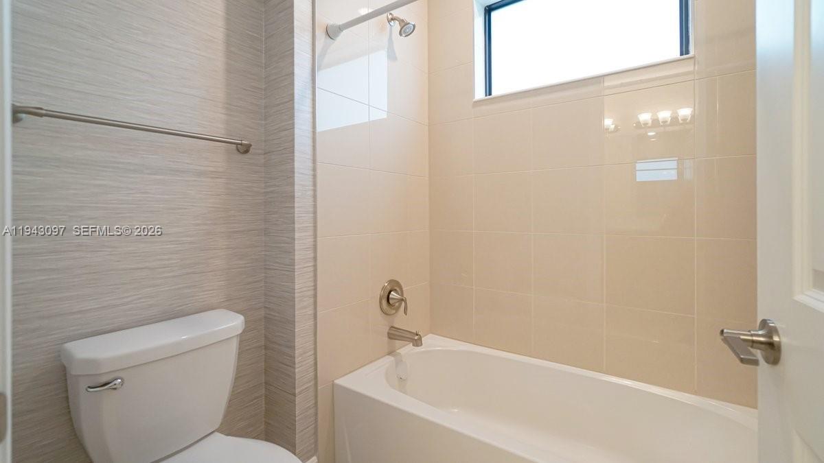 8725 Parkland Bay Dr Parkland, FL 33076