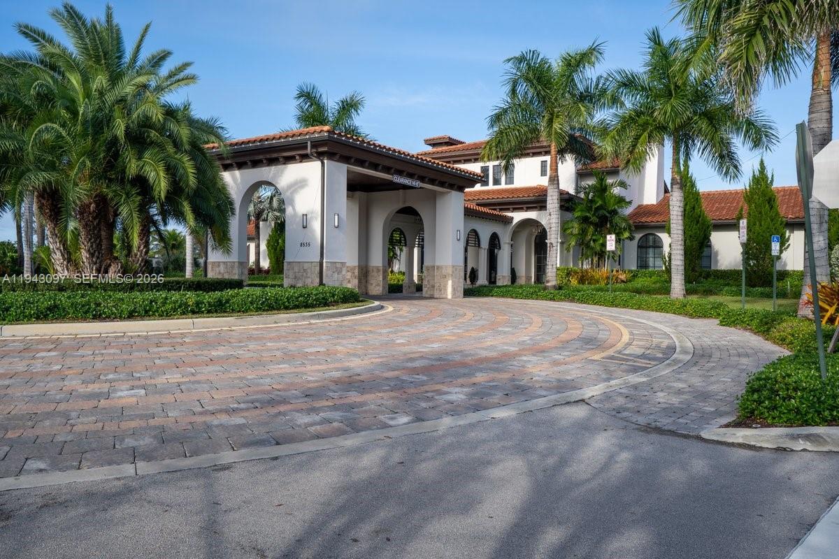 8725 Parkland Bay Dr Parkland, FL 33076