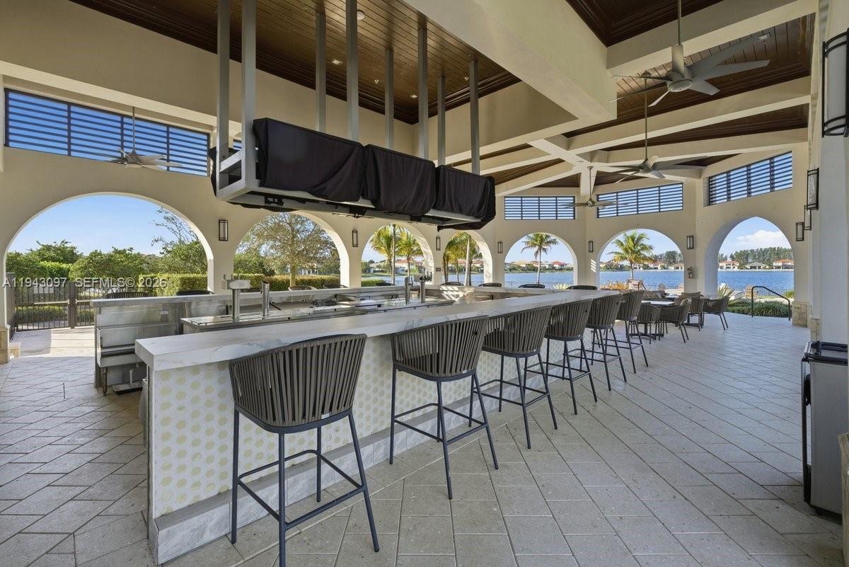 8725 Parkland Bay Dr Parkland, FL 33076