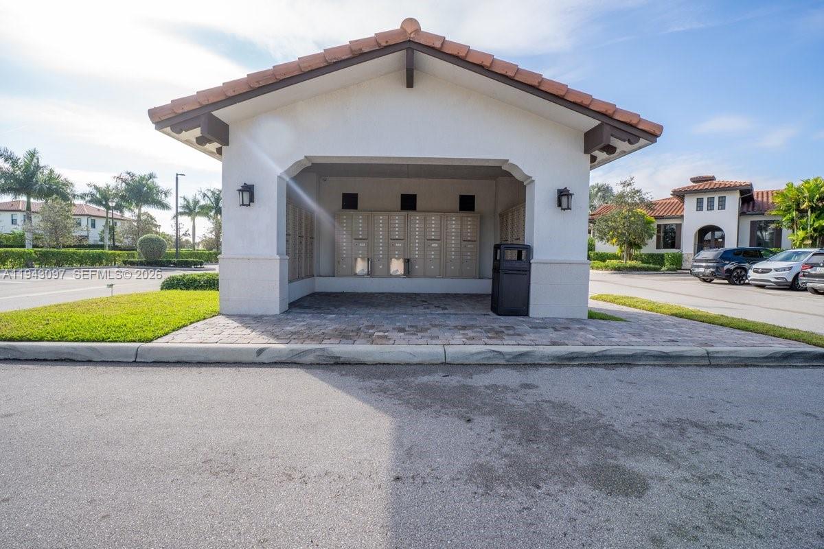 8725 Parkland Bay Dr Parkland, FL 33076