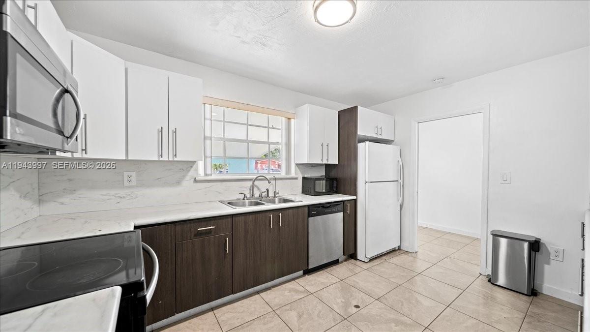 18502 NW 23rd Ct Miami Gardens, FL 33056