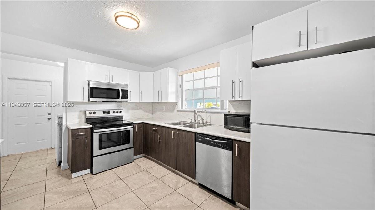 18502 NW 23rd Ct Miami Gardens, FL 33056