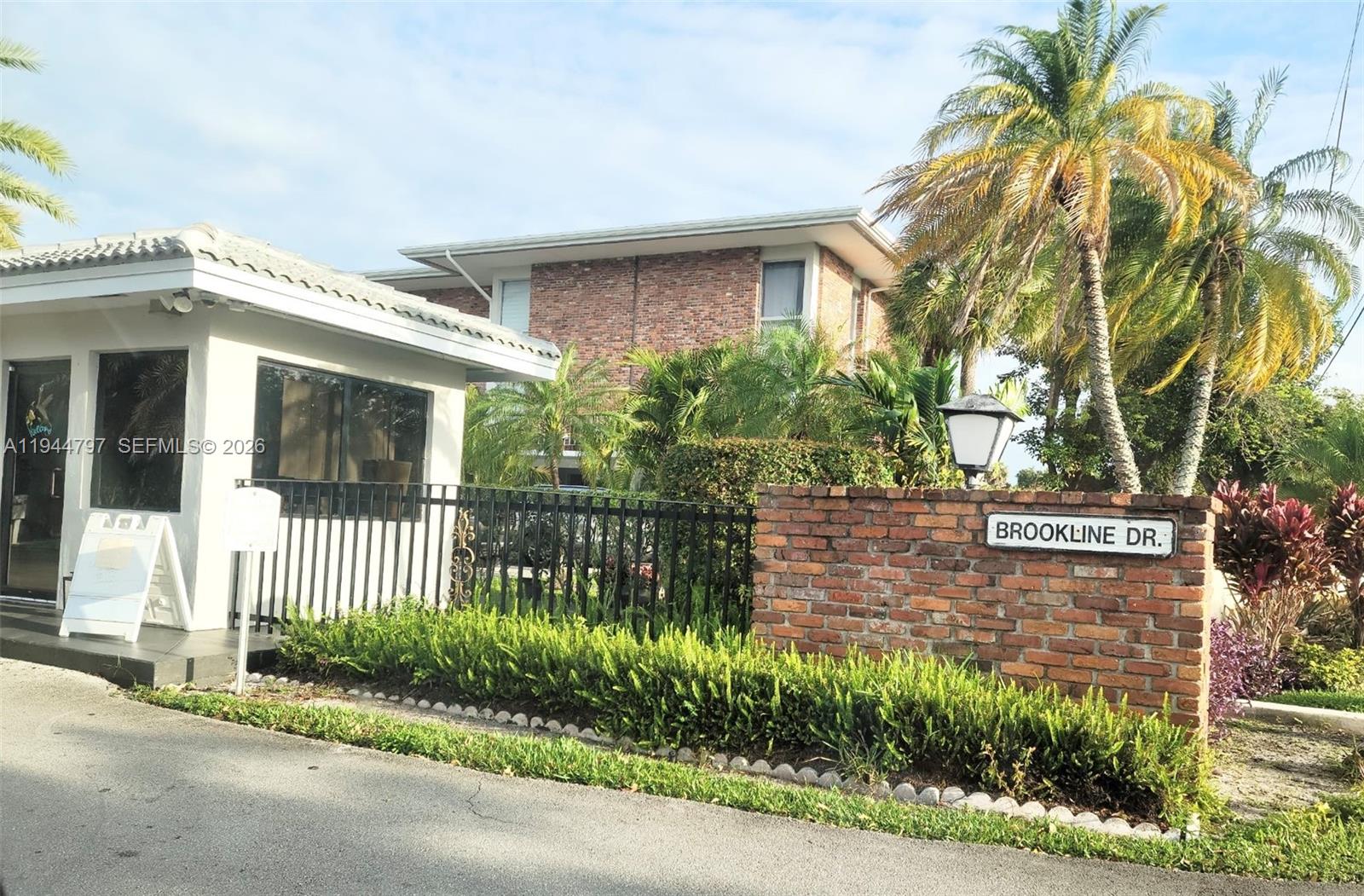 6804 Brookline Dr #6804