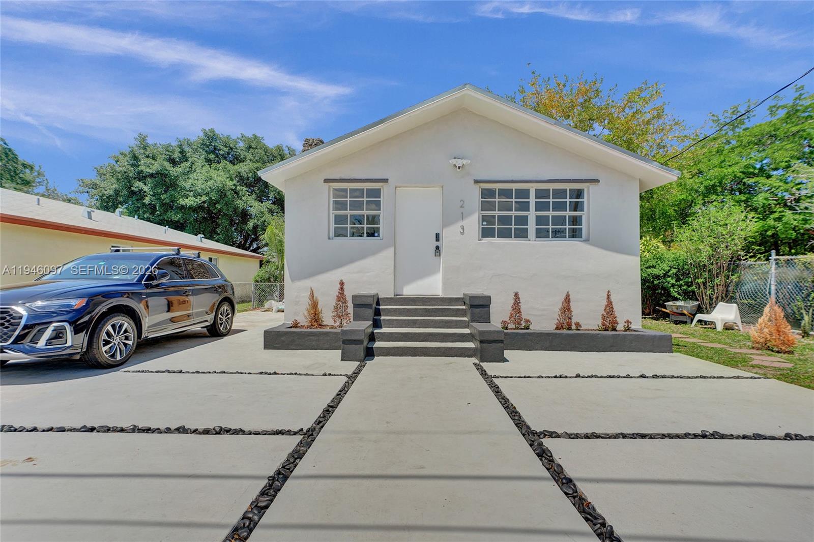 213 NW 34th Ter Miami, FL 33127