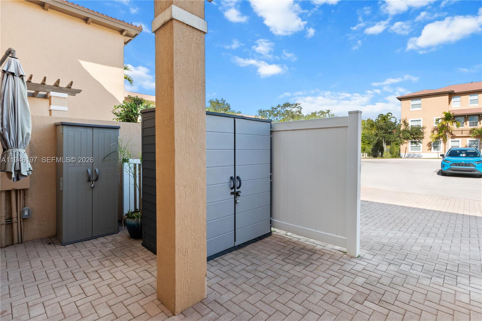 14725 SW 11th St Pembroke Pines, FL 33027