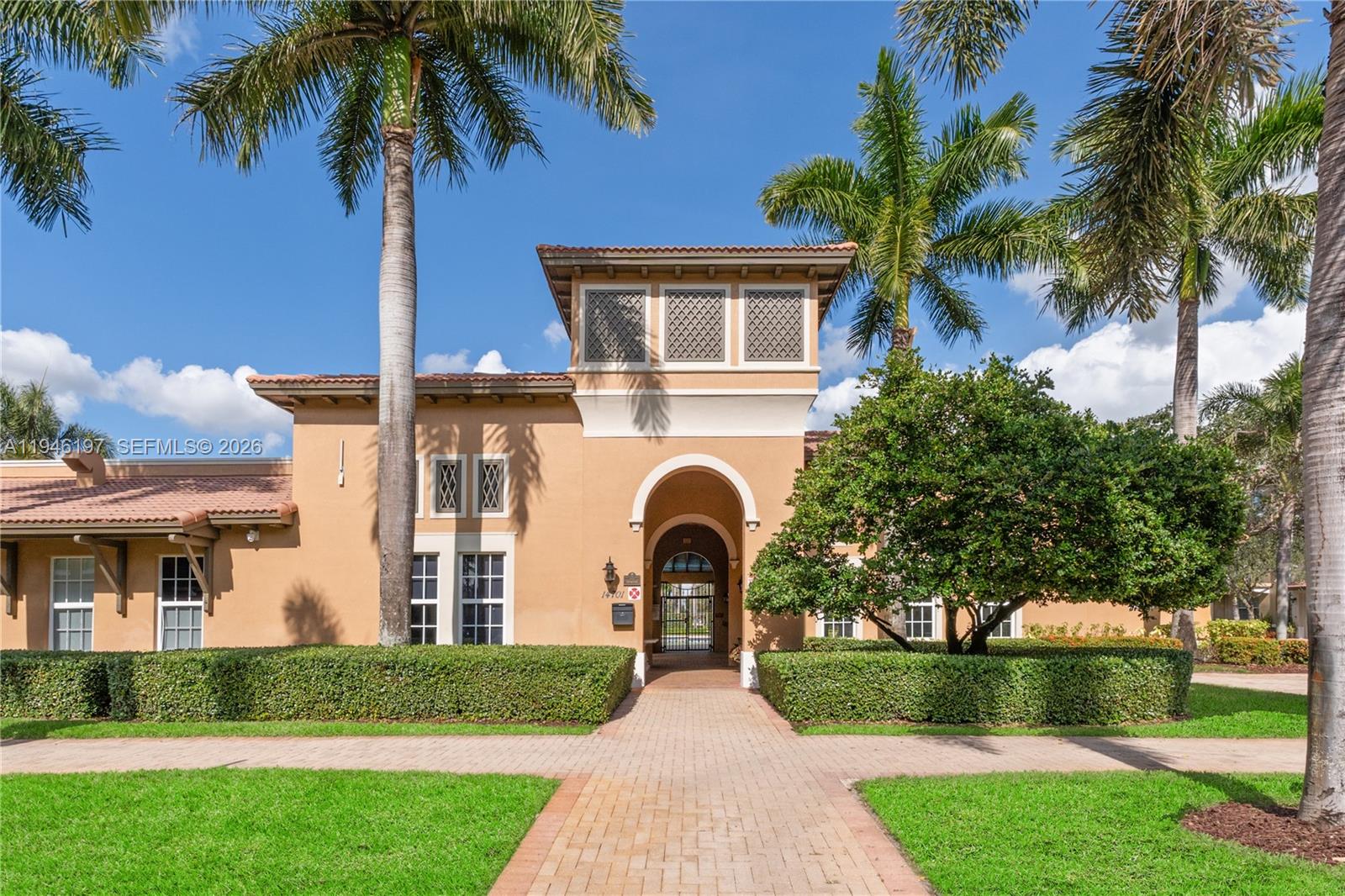 14725 SW 11th St Pembroke Pines, FL 33027