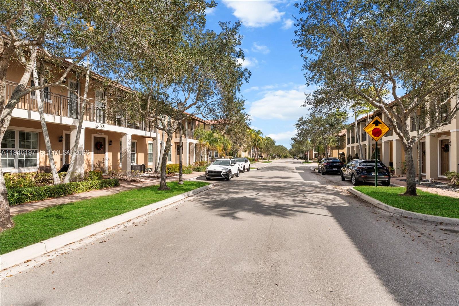 14725 SW 11th St Pembroke Pines, FL 33027