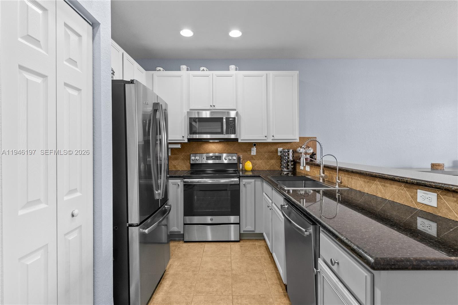 14725 SW 11th St Pembroke Pines, FL 33027