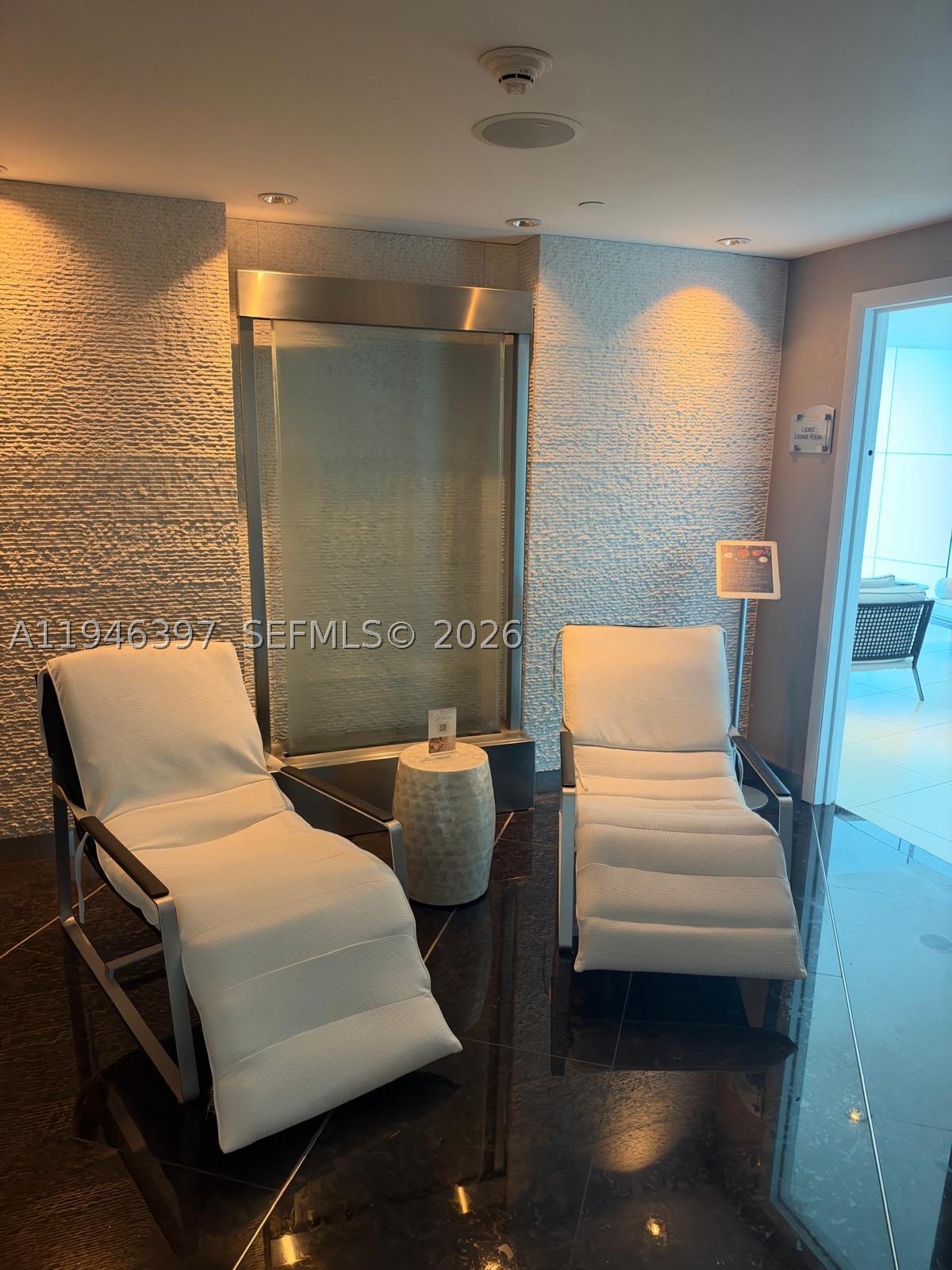 image Jade Beach100