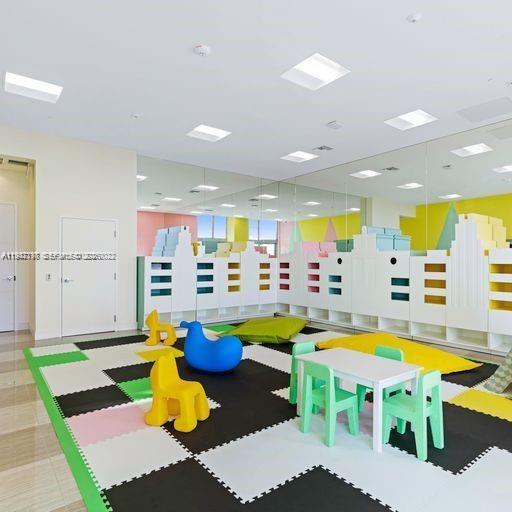 2000 Metropica Way #1602 Sunrise, FL 33323