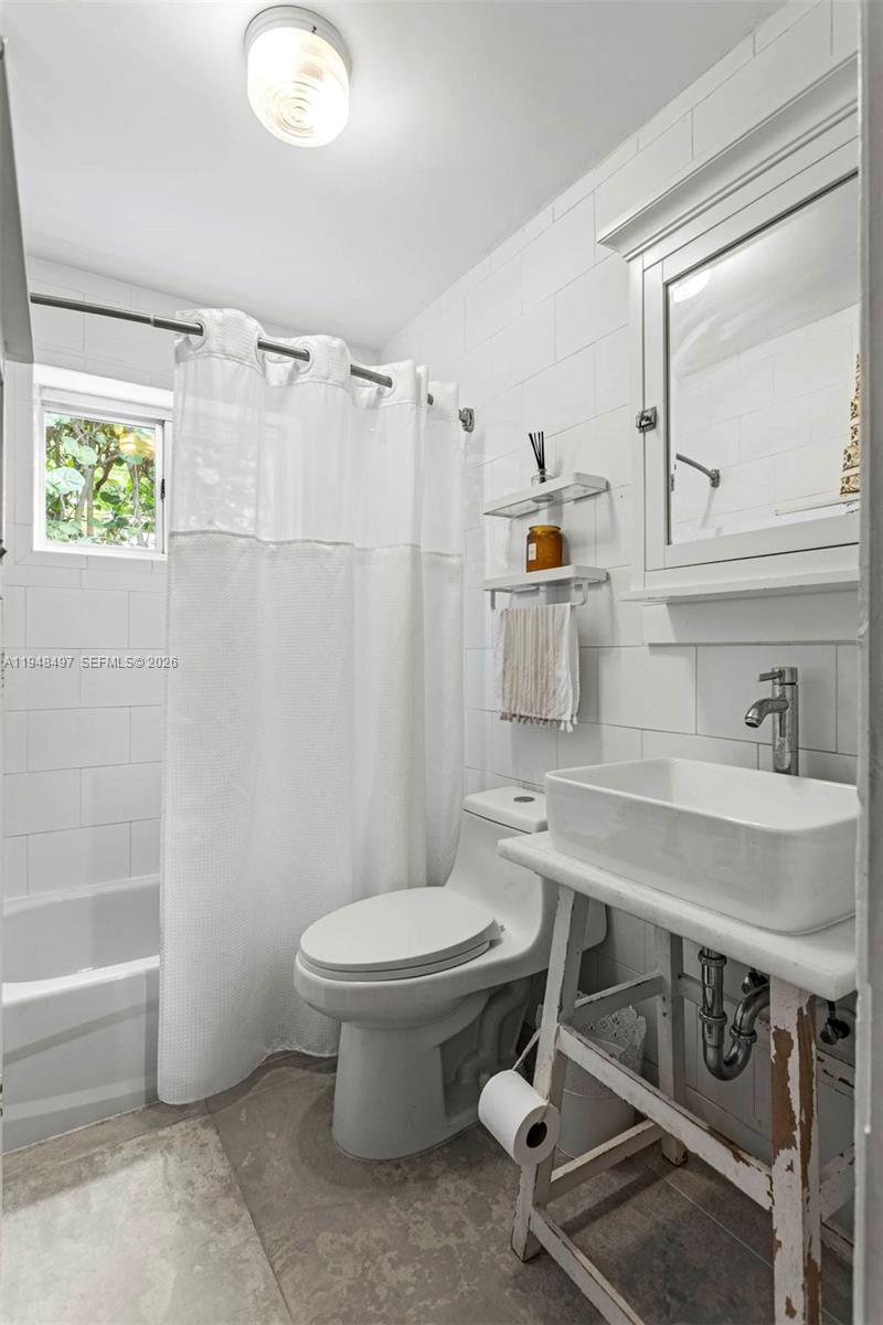 1360 SW 14th St Miami, FL 33145