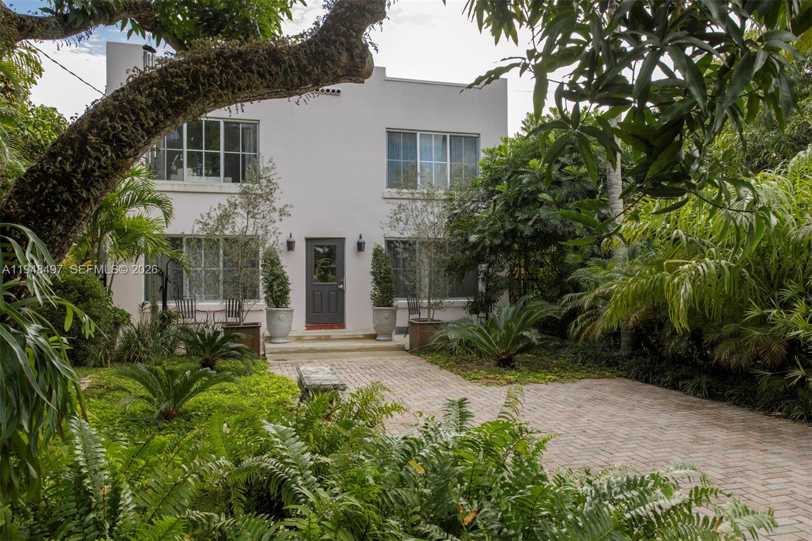 1360 SW 14th St Miami, FL 33145